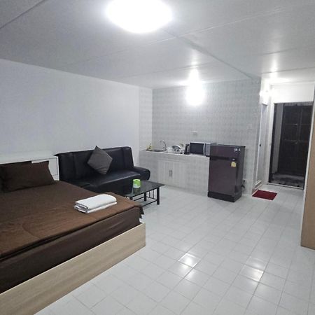 New Room Нонтабури Екстериор снимка